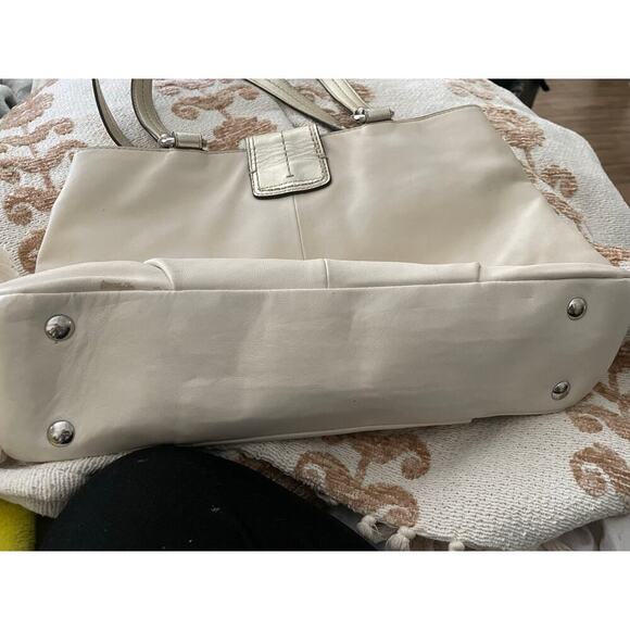 Coach Soho Ivory Shoulder Bag with Gold Straps Women's Casual Tote - Picture 10 of 11
